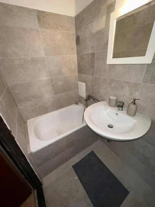 Super Cozy City Apartment Wenen